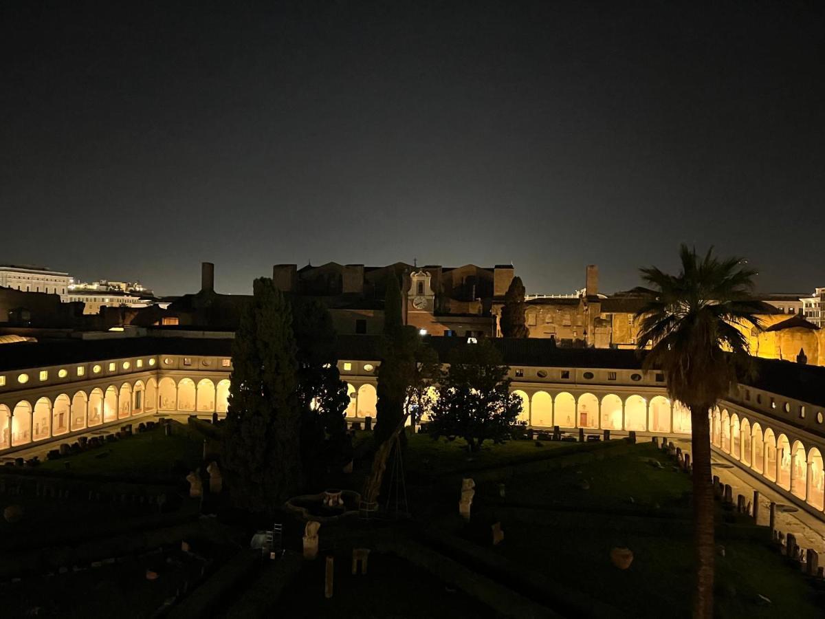 Camera X2 Con Magnifica Vista Sul Chiostro Di Michelangelo E Le Terme Di Diocleziano Рим Екстер'єр фото